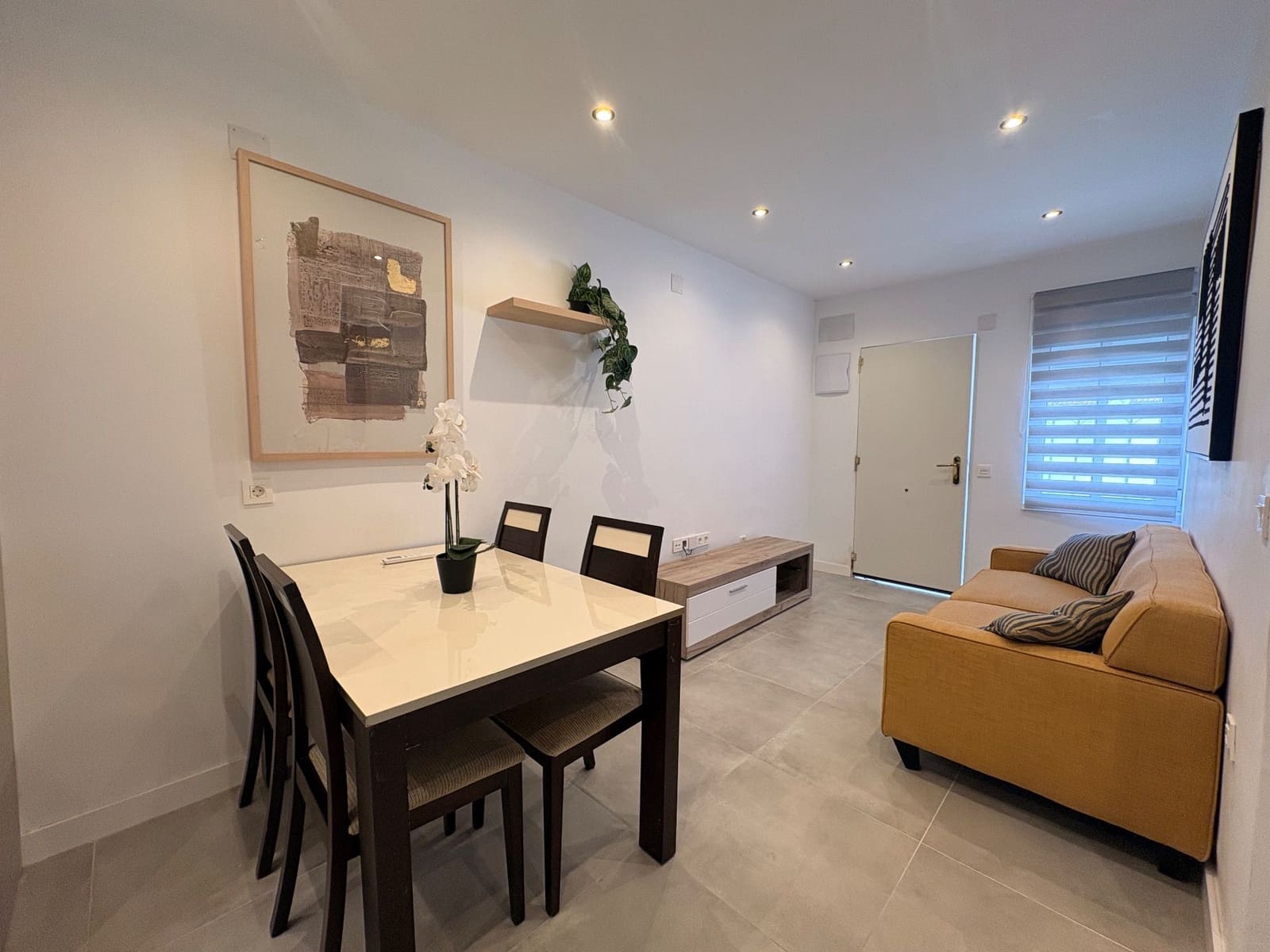 Bungalow de 2 chambres à louer à Torrevieja - 850 € (Ref: 9113798)