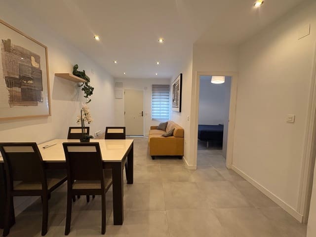 2 soveværelse Bungalow til leje i Torrevieja - € 850 (Ref: 9113798)