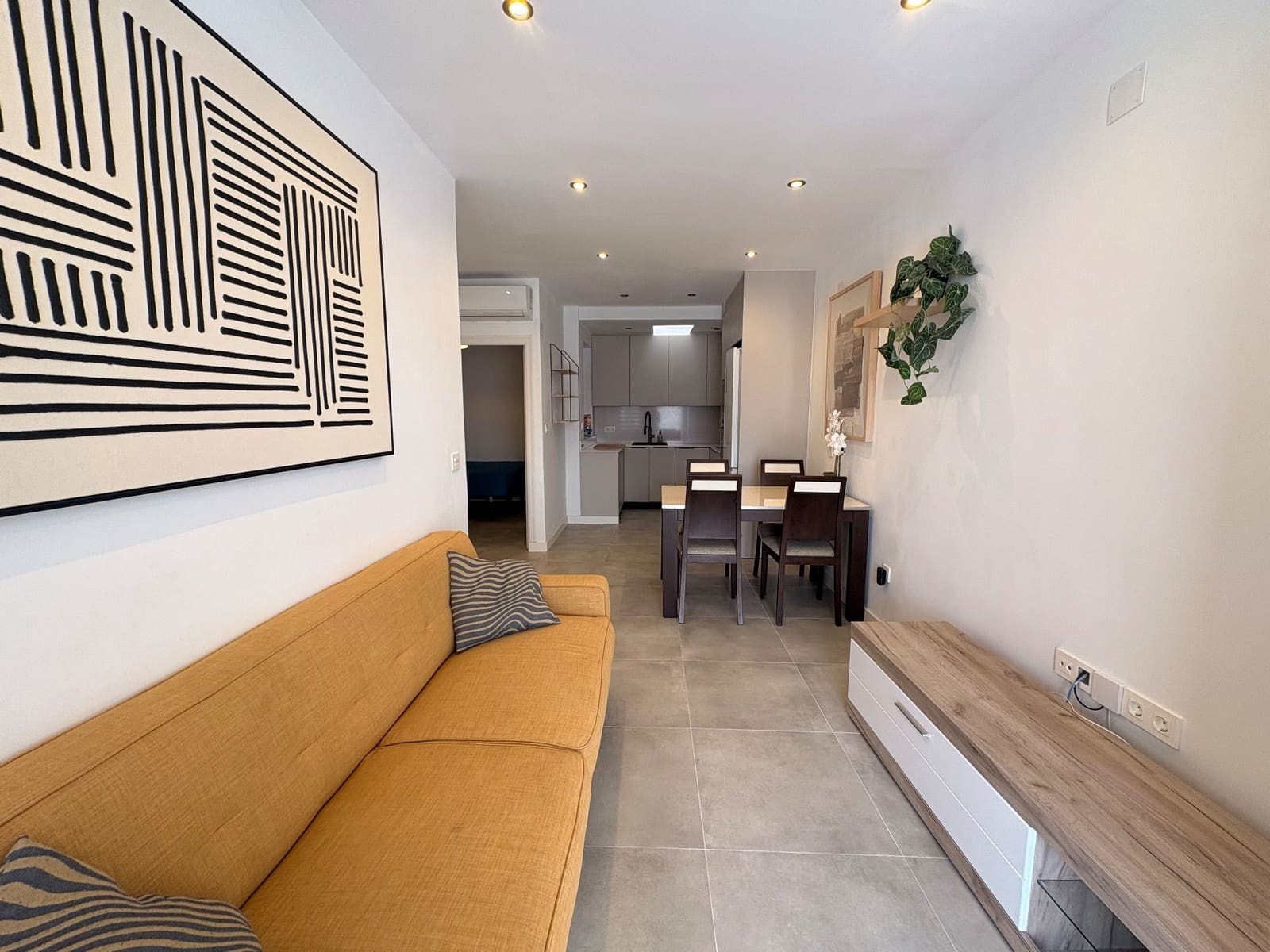 Bungalow de 2 chambres à louer à Torrevieja - 850 € (Ref: 9113798)