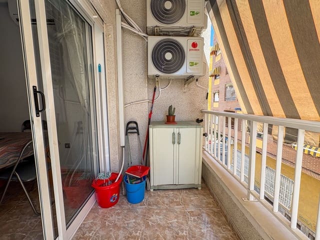 2 quarto Apartamento para arrendar em Torrevieja - 700 € (Ref: 9146743)