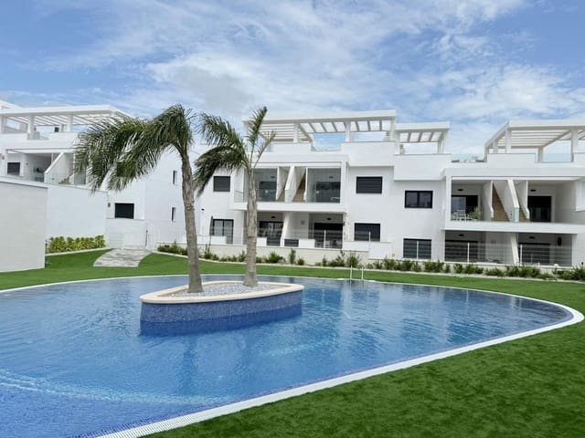2 bedroom Flat for rent in Torrevieja with pool garage - € 1,700 (Ref: 9156397)