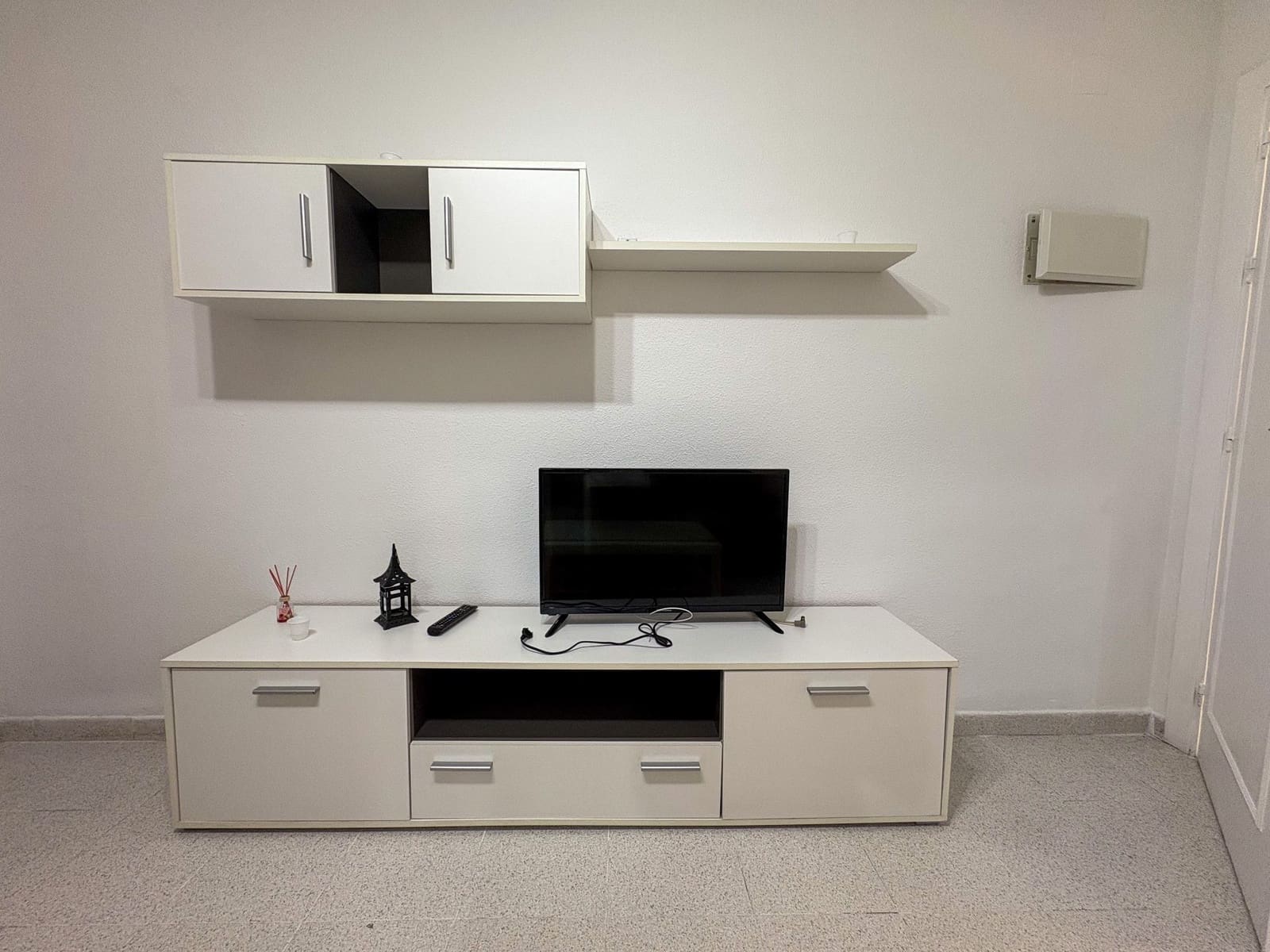 2 bedroom Flat for rent in Torrevieja with pool - € 800 (Ref: 9159252)