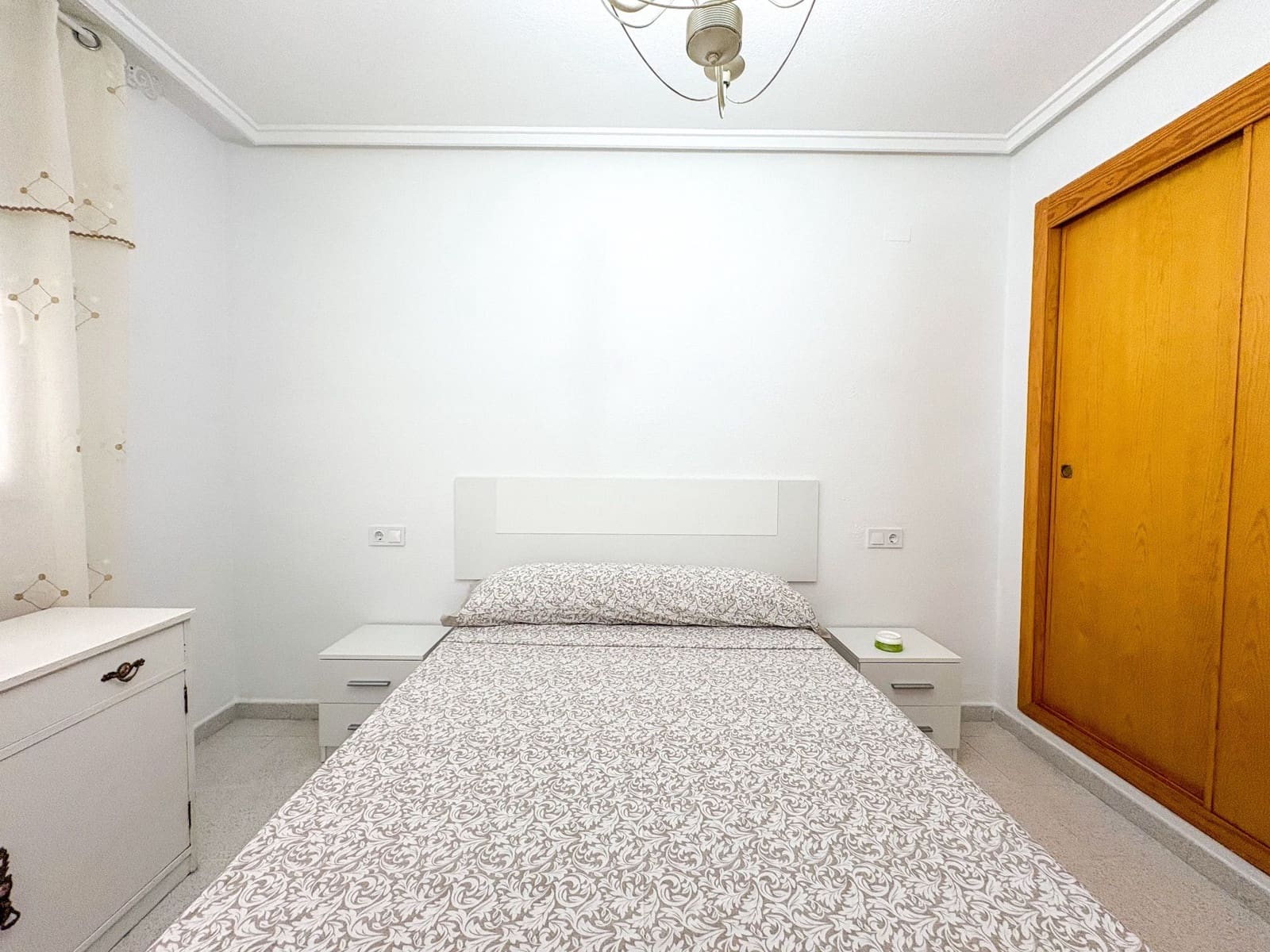 2 bedroom Flat for rent in Torrevieja with pool - € 800 (Ref: 9159252)