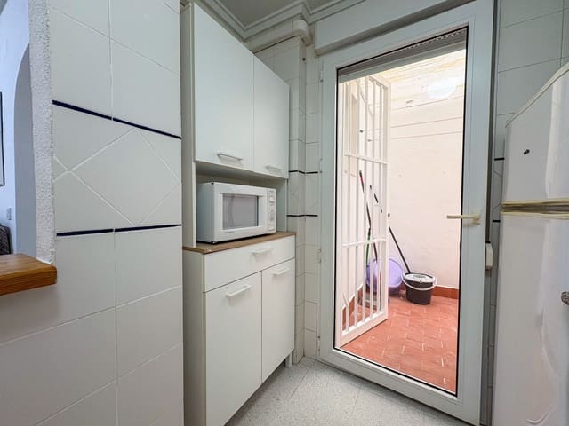 2 soveværelse Lejlighed til leje i Torrevieja med swimmingpool - € 800 (Ref: 9159252)