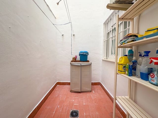 2 soveværelse Lejlighed til leje i Torrevieja med swimmingpool - € 800 (Ref: 9159252)