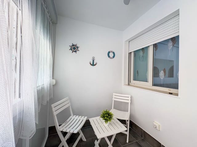 2 soveværelse Lejlighed til leje i Torrevieja med swimmingpool - € 800 (Ref: 9159252)