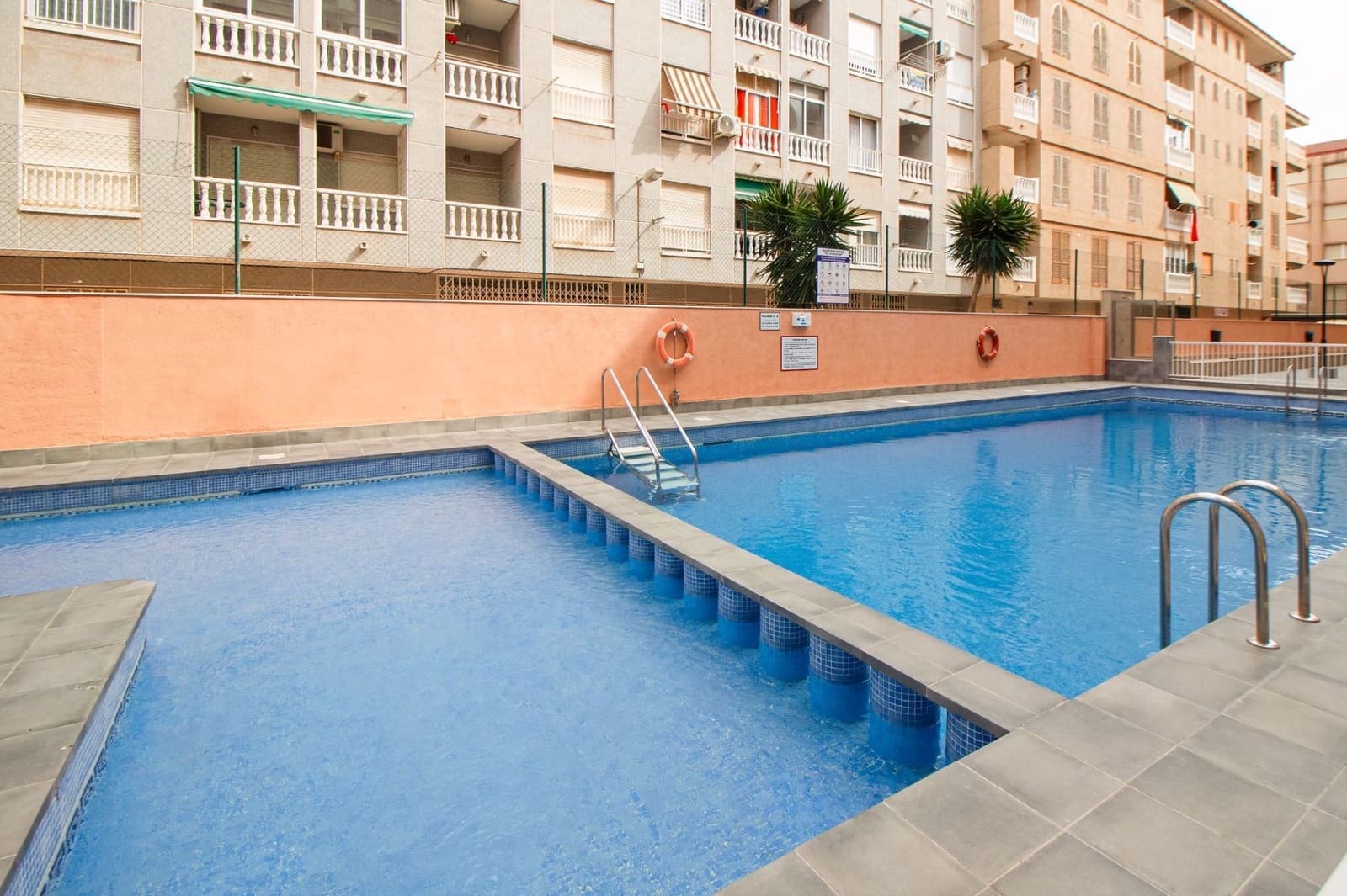2 bedroom Flat for rent in Torrevieja with pool - € 800 (Ref: 9159252)