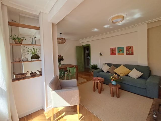 2 Zimmer Wohnung zu vermieten in Santander - 900 € (Ref: 9160784)