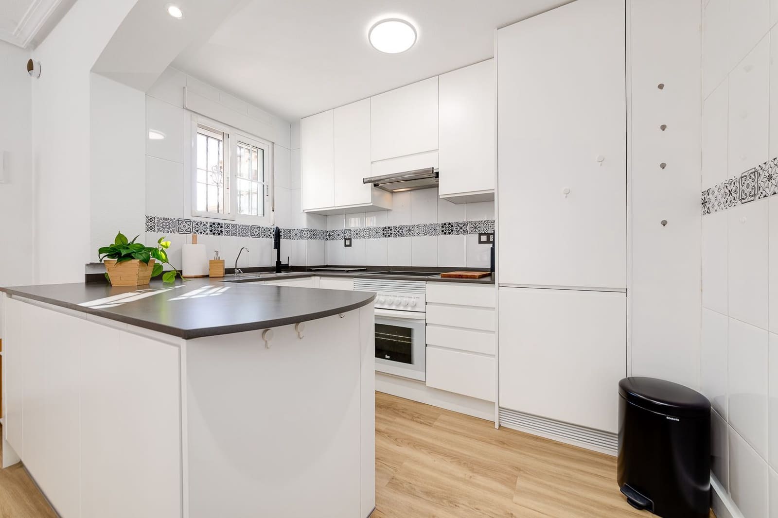 3 sovrum Villa att hyra i Orihuela Costa med pool garage - 1 550 € (Ref: 9171126)