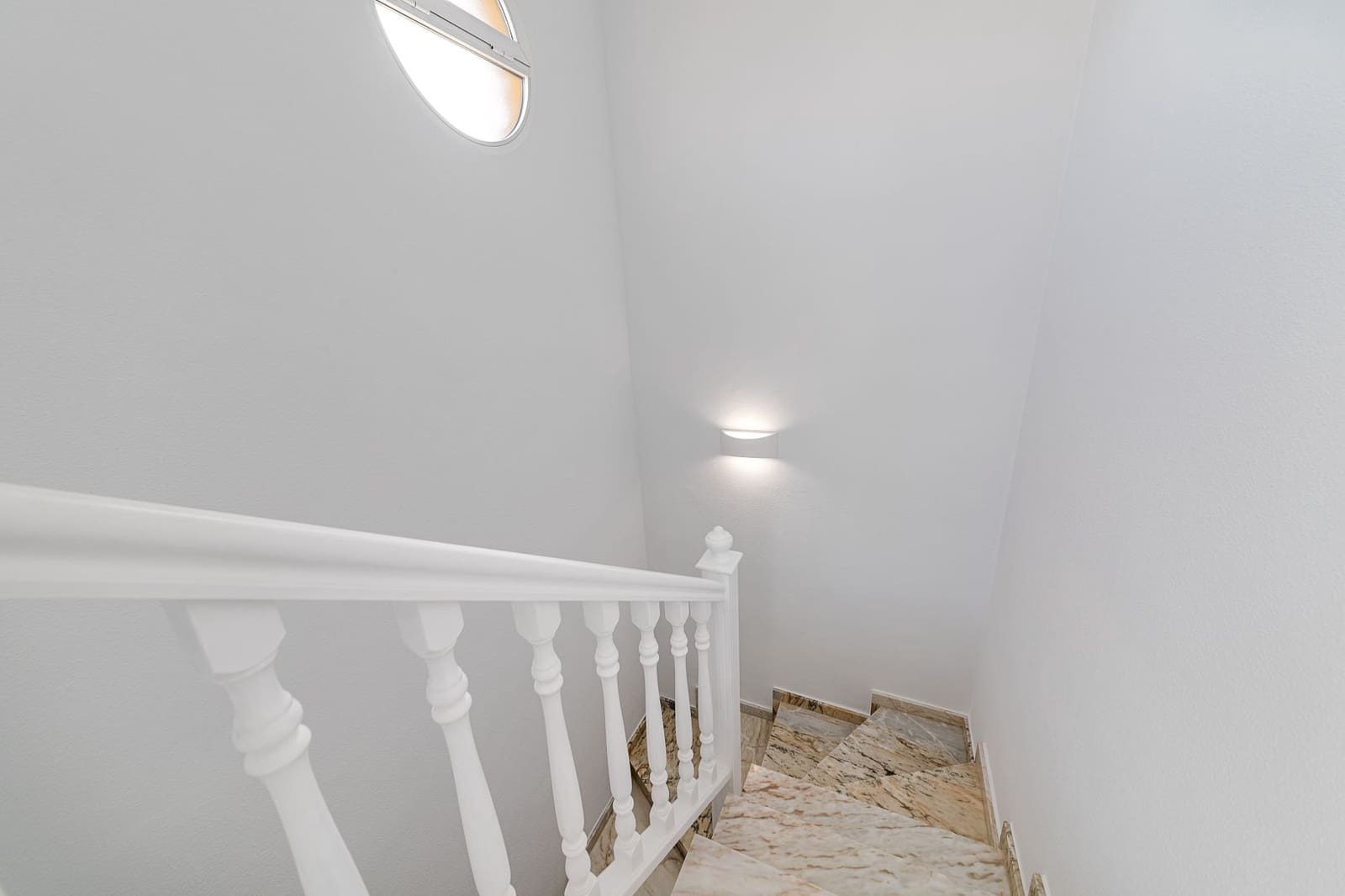 3 sovrum Villa att hyra i Orihuela Costa med pool garage - 1 550 € (Ref: 9171126)