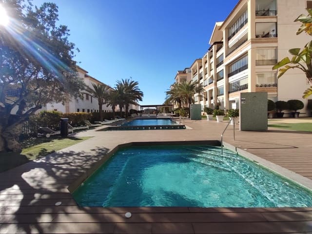 3 soveværelse Penthouse til leje i Guardamar del Segura med swimmingpool garage - € 2.000 (Ref: 9176164)