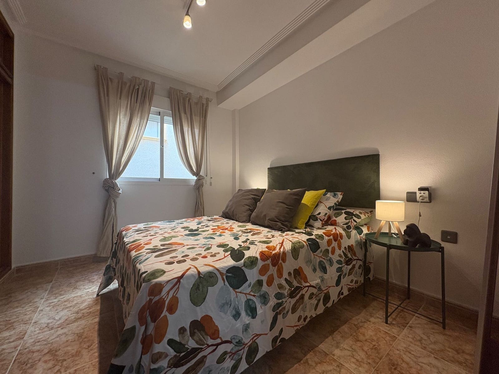 2 sypialnia Mieszkanie do wynajęcia w Orihuela Costa z basenem garażem - 875 € (Ref: 9195259)