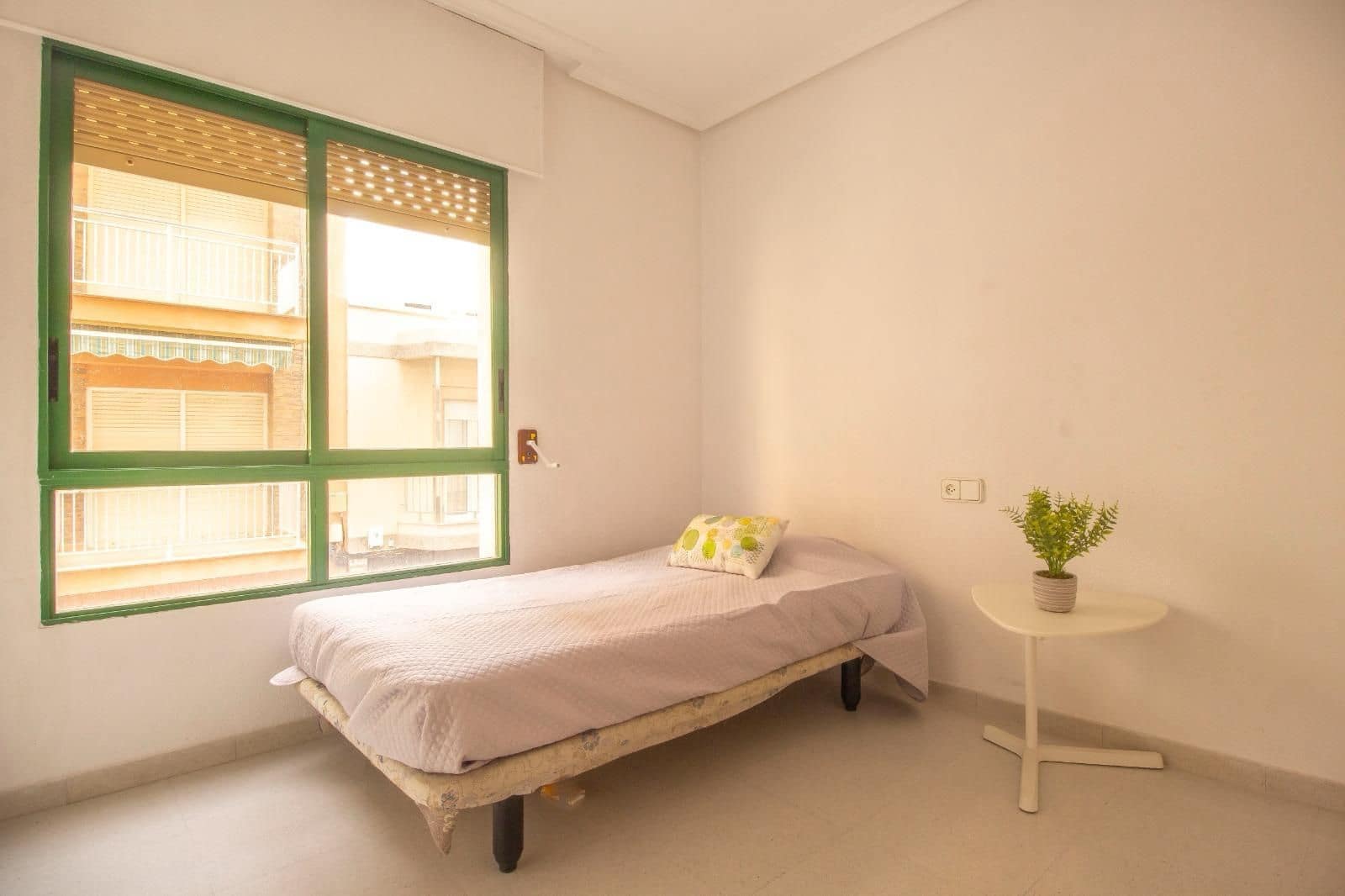 3 soverom Leilighet til leie i Torrevieja - € 1 300 (Ref: 9202173)