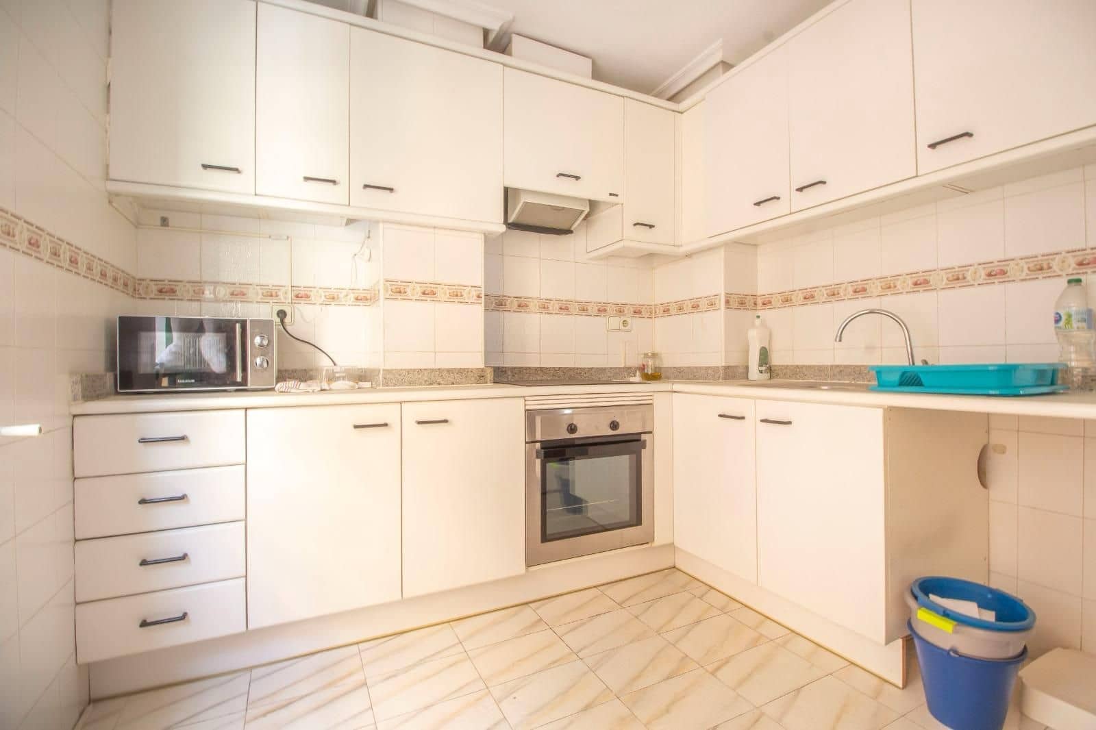 3 soverom Leilighet til leie i Torrevieja - € 1 300 (Ref: 9202173)