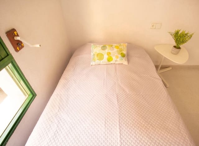 3 soverom Leilighet til leie i Torrevieja - € 1 300 (Ref: 9202173)