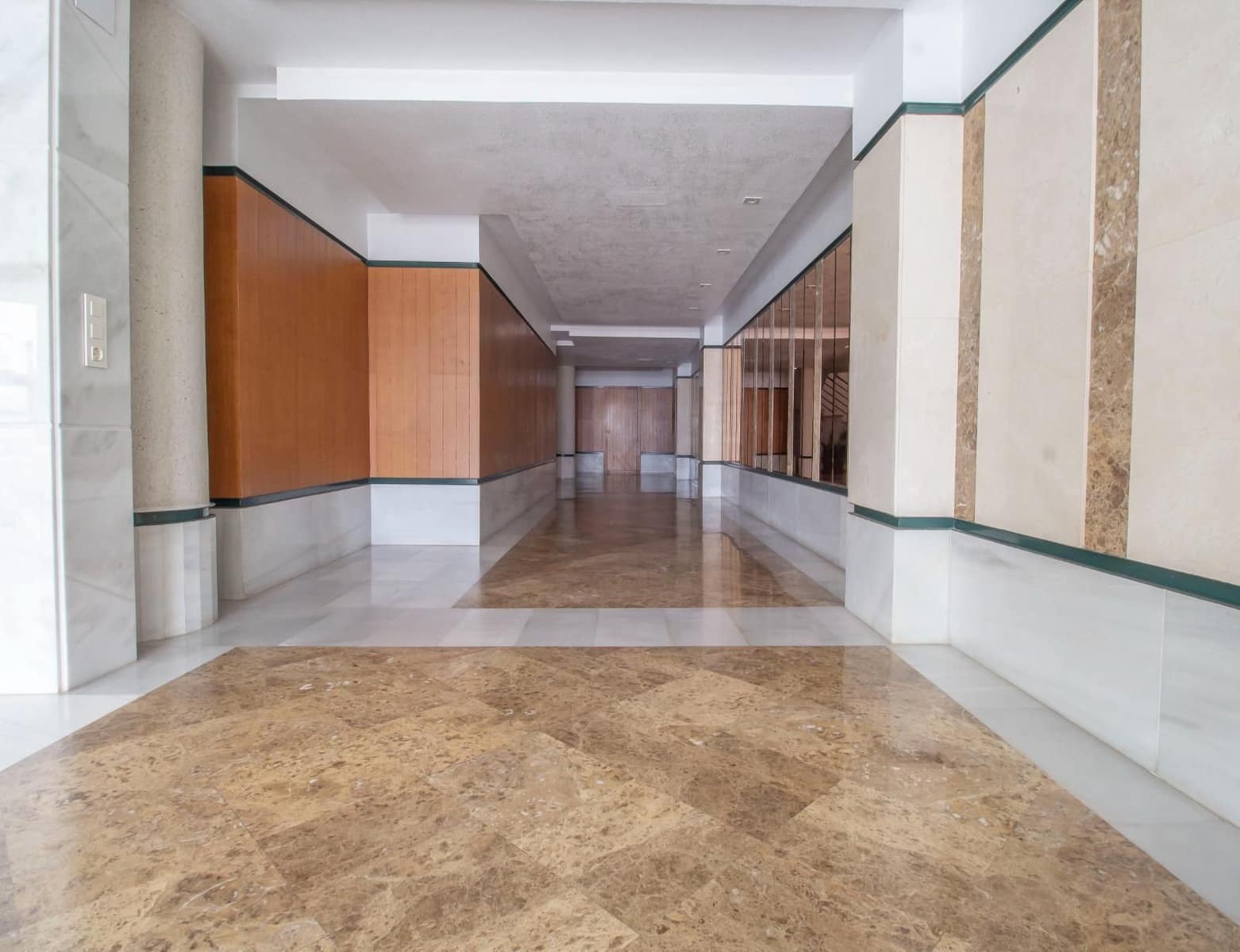 3 soverom Leilighet til leie i Torrevieja - € 1 300 (Ref: 9202173)