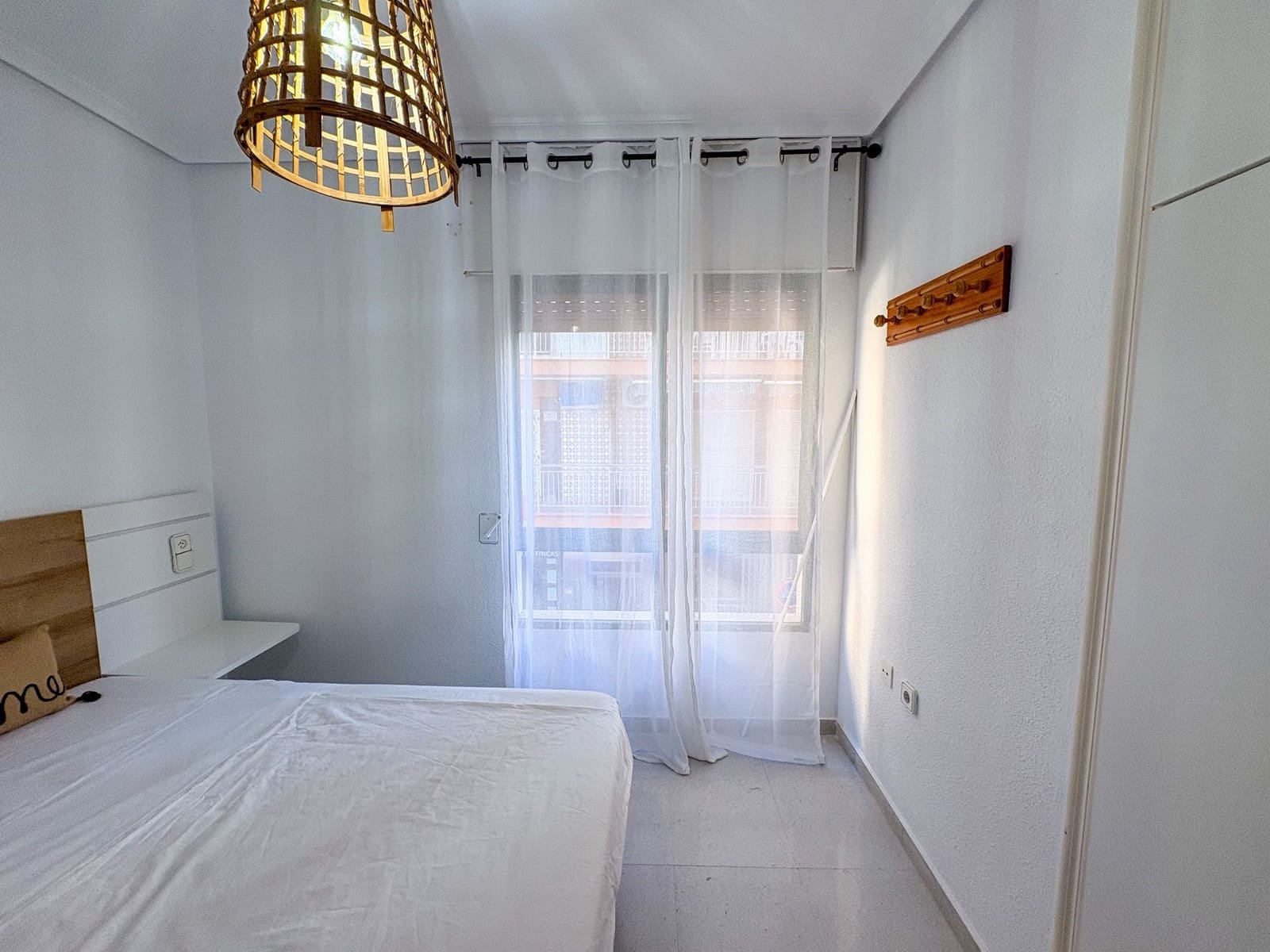 4 soverom Leilighet til leie i Torrevieja - € 1 300 (Ref: 9202173)