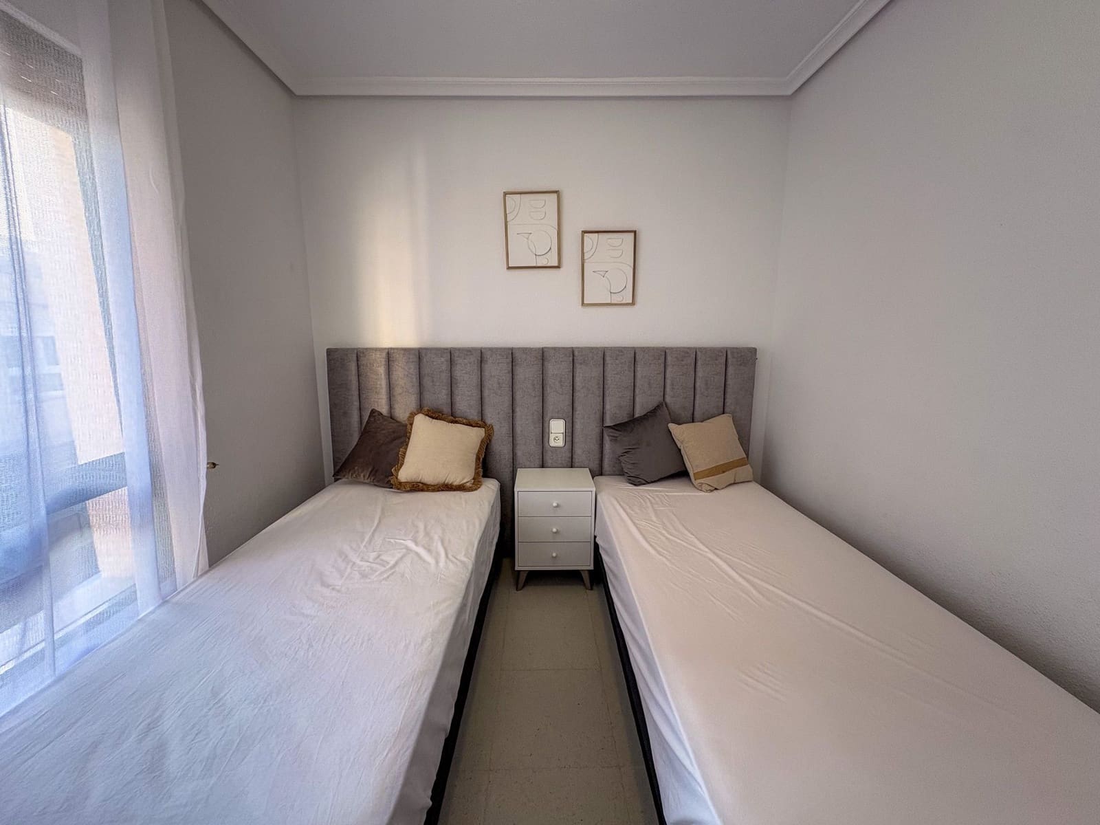 4 soverom Leilighet til leie i Torrevieja - € 1 300 (Ref: 9202173)