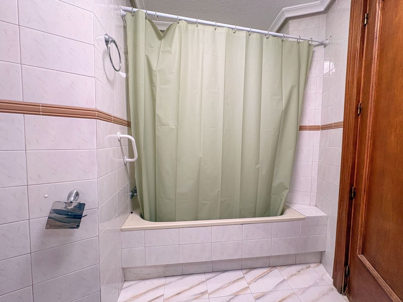 4 soverom Leilighet til leie i Torrevieja - € 1 300 (Ref: 9202173)