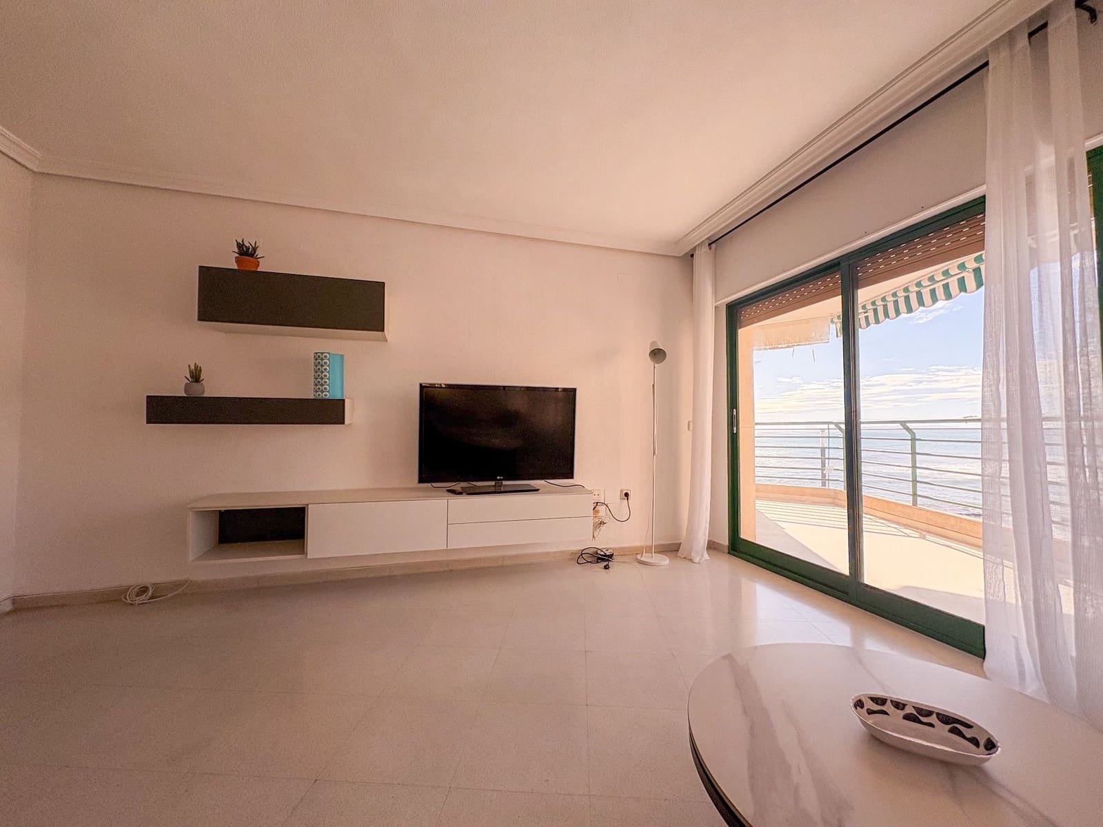 4 soverom Leilighet til leie i Torrevieja - € 1 300 (Ref: 9202173)