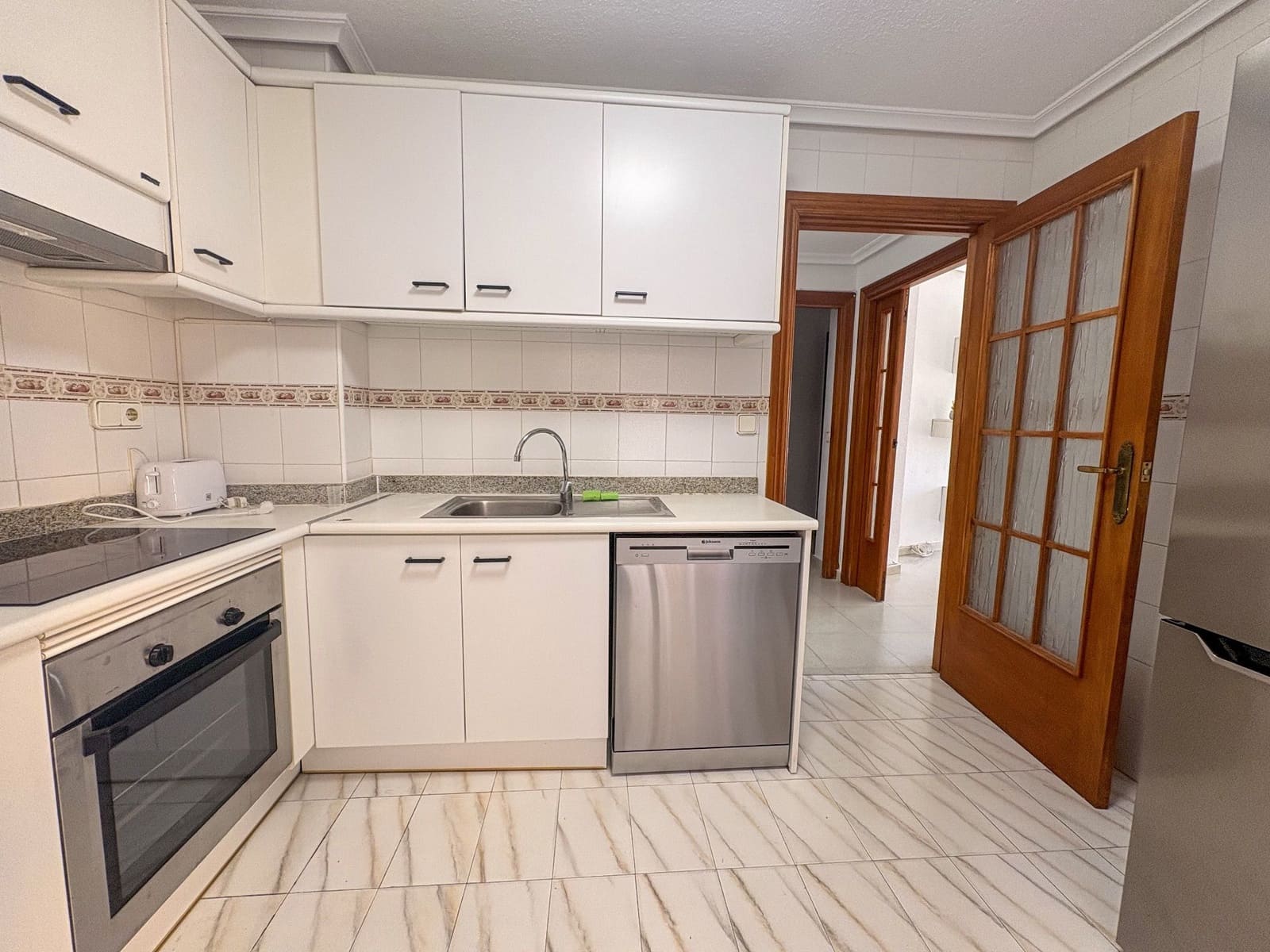 4 soverom Leilighet til leie i Torrevieja - € 1 300 (Ref: 9202173)