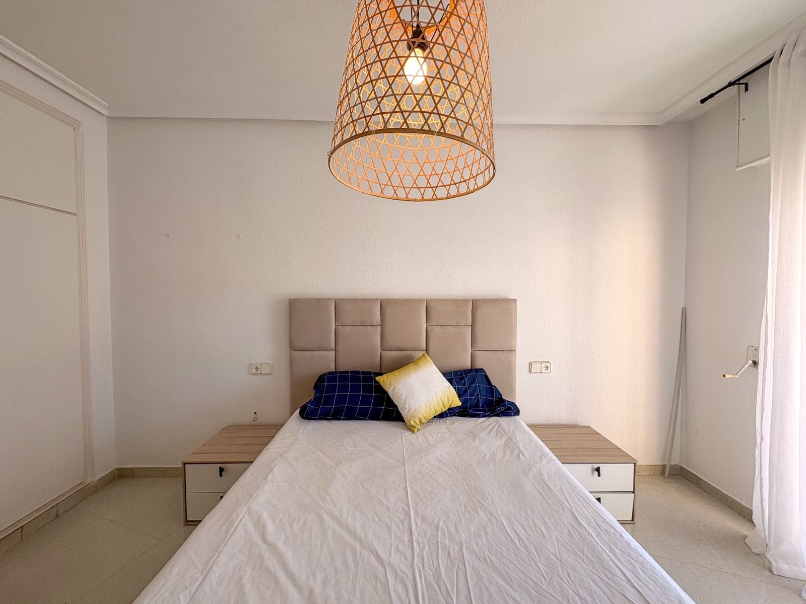 4 soverom Leilighet til leie i Torrevieja - € 1 300 (Ref: 9202173)