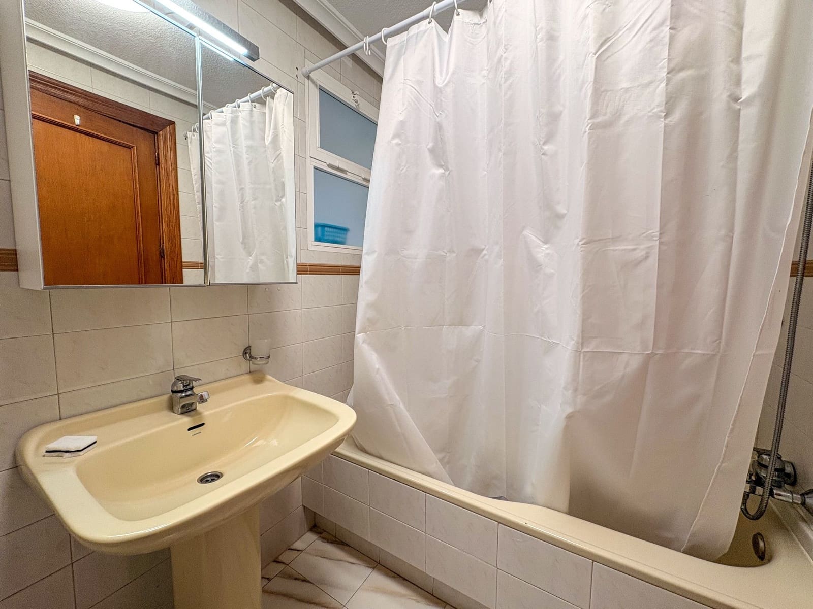 4 soverom Leilighet til leie i Torrevieja - € 1 300 (Ref: 9202173)