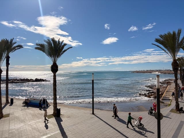 4 makuuhuone Asunto vuokrattavana paikassa Torrevieja - 1 300 € (Ref: 9202173)