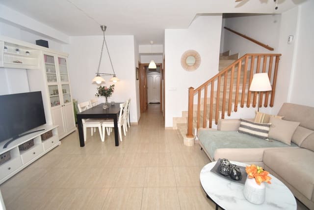 Casa de 4 habitaciones en Torre de la Horadada, Pilar de la Horadada en venta con garaje - 349.000 € (Ref: 9251845)