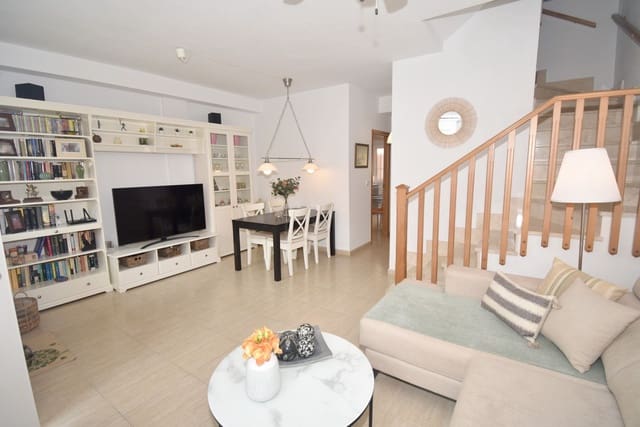 Casa de 4 habitaciones en Torre de la Horadada, Pilar de la Horadada en venta con garaje - 349.000 € (Ref: 9251845)