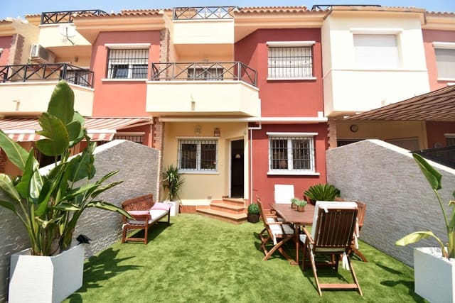 Casa de 4 habitaciones en Torre de la Horadada, Pilar de la Horadada en venta con garaje - 349.000 € (Ref: 9251845)