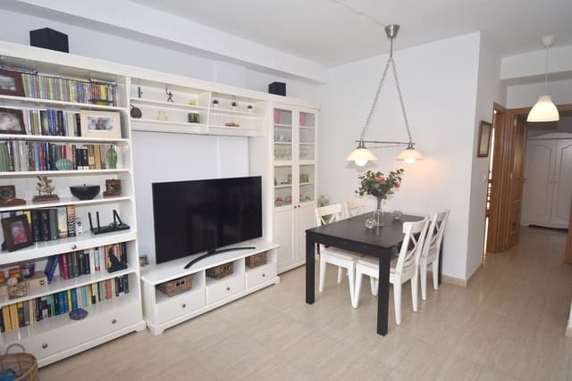 Casa de 4 habitaciones en Torre de la Horadada, Pilar de la Horadada en venta con garaje - 349.000 € (Ref: 9251845)