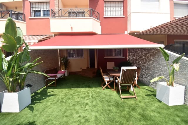 Casa de 4 habitaciones en Torre de la Horadada, Pilar de la Horadada en venta con garaje - 349.000 € (Ref: 9251845)