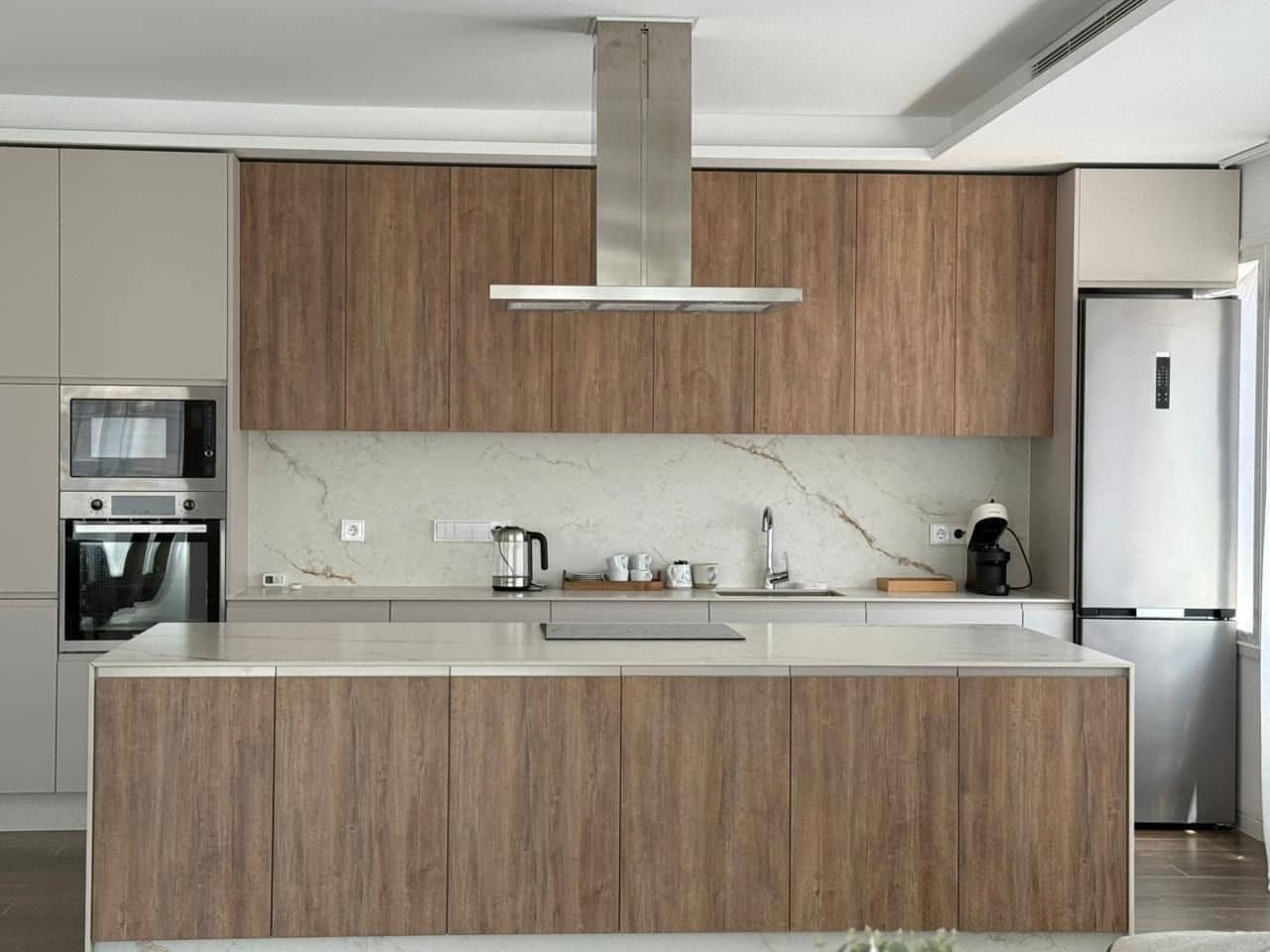 Penthouse de 3 chambres à louer à Torrevieja - 2 200 € (Ref: 9256739)