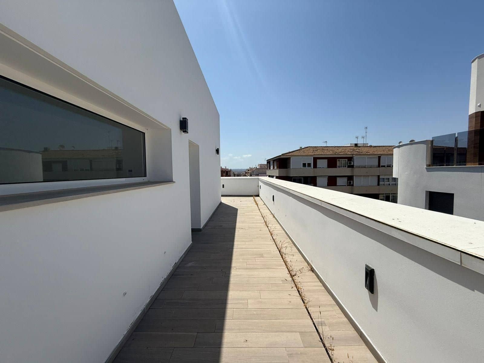 Penthouse de 3 chambres à louer à Torrevieja - 2 200 € (Ref: 9256739)