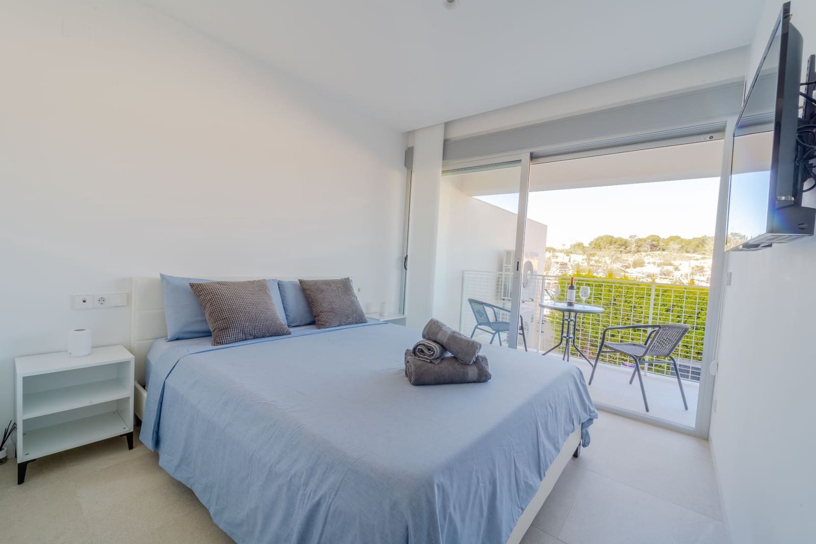 2 bedroom Bungalow for rent in Torrevieja with pool garage - € 1,500 (Ref: 9299025)