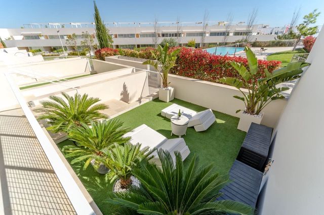 2 bedroom Bungalow for rent in Torrevieja with pool garage - € 1,500 (Ref: 9299025)