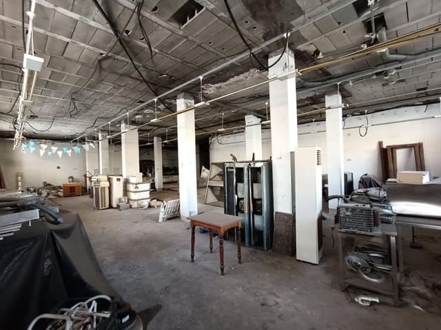 Commercieel te huur in Torrevieja - € 1.500 (Ref: 9317201)