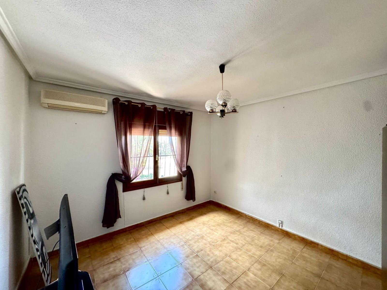 3 quarto Moradia para arrendar em Ciudad Quesada com piscina garagem - 2 000 € (Ref: 9340674)
