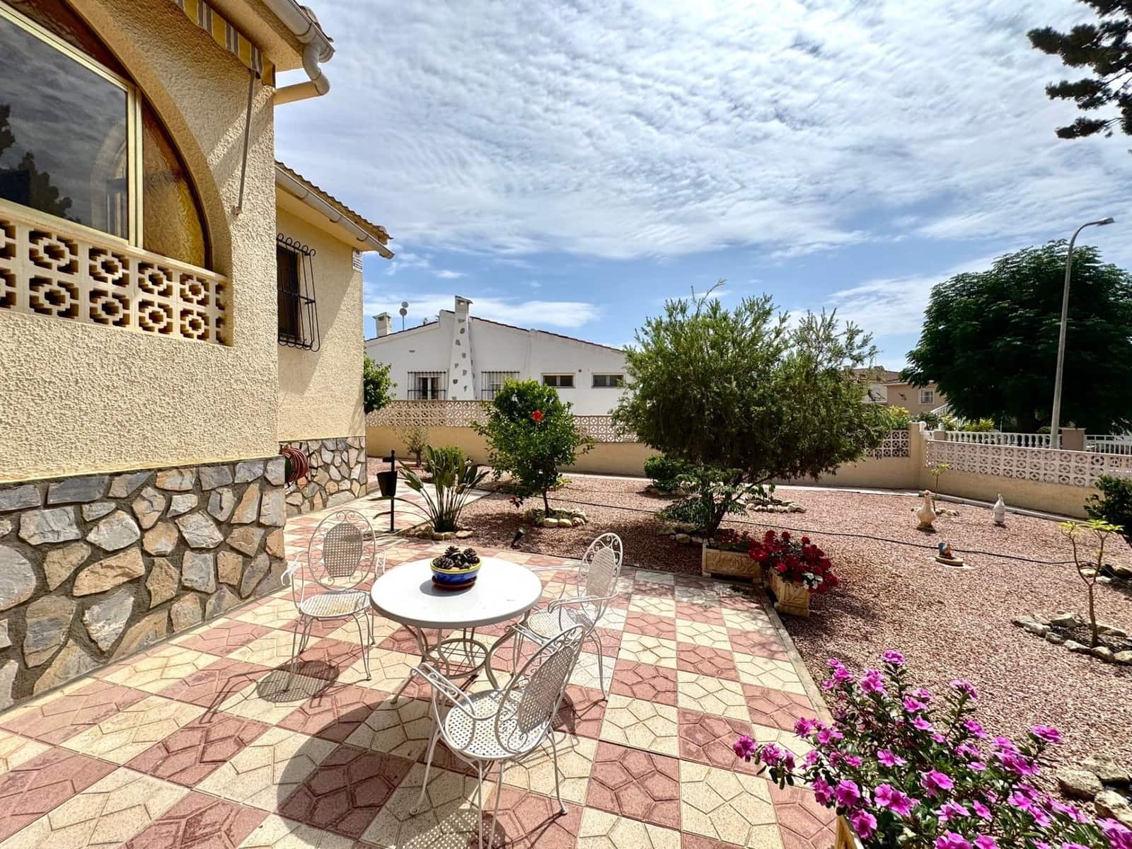 3 quarto Moradia para arrendar em Ciudad Quesada com piscina garagem - 2 000 € (Ref: 9340674)