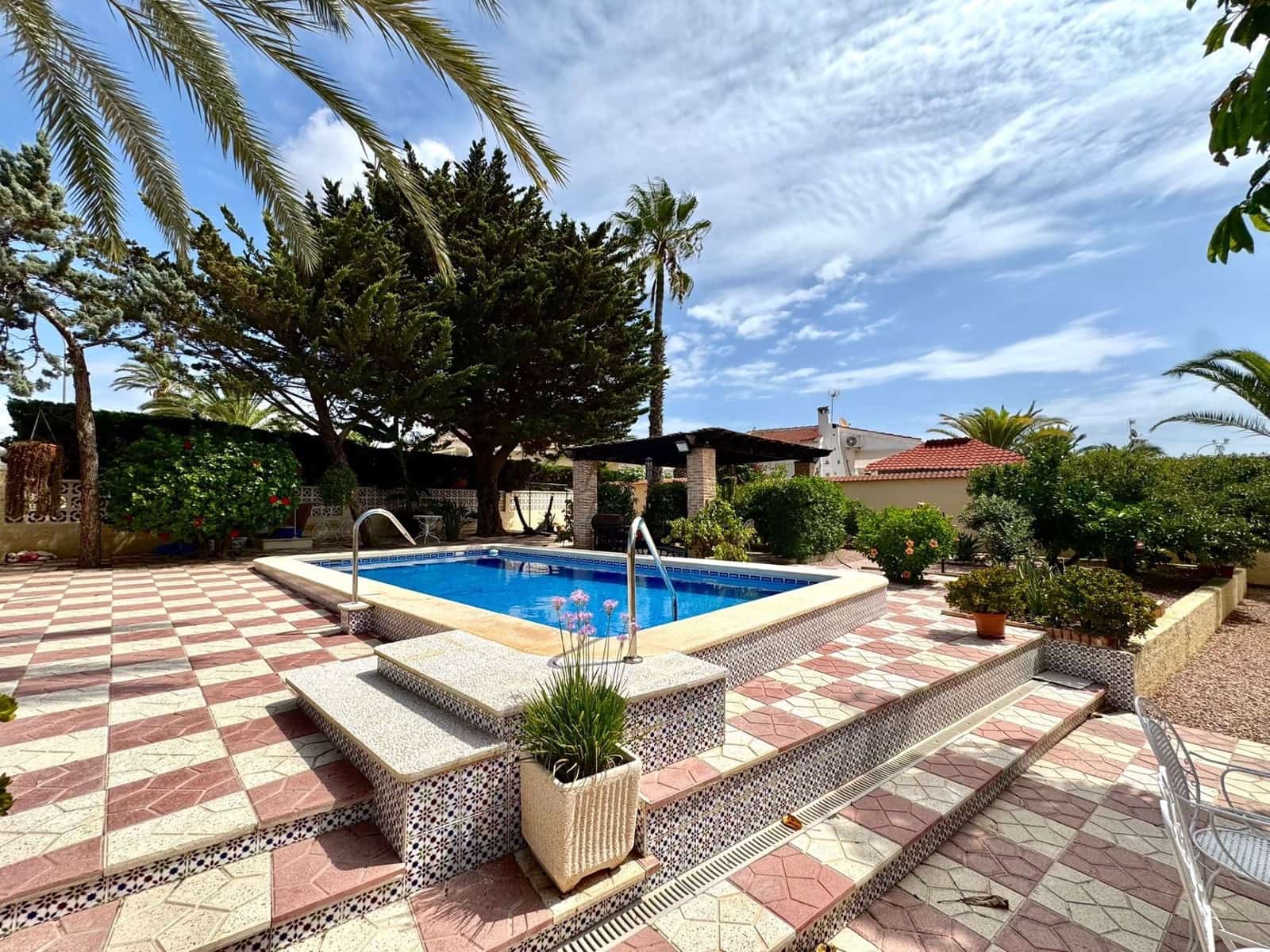 3 quarto Moradia para arrendar em Ciudad Quesada com piscina garagem - 2 000 € (Ref: 9340674)