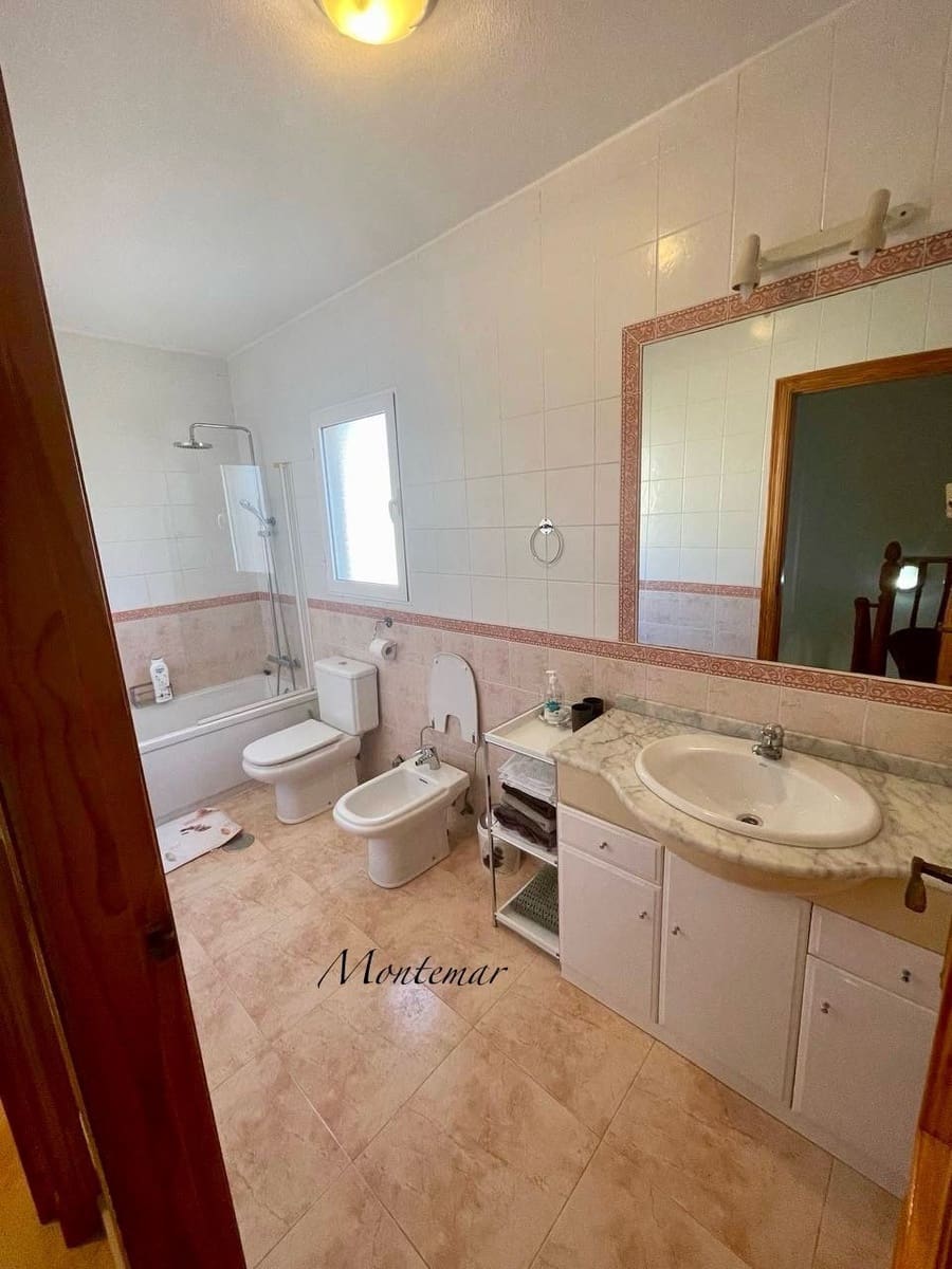 3 makuuhuone Paritalo vuokrattavana paikassa Dehesa de Campoamor mukana uima-altaan 
autotalli - 1 150 € (Ref: 9344327)