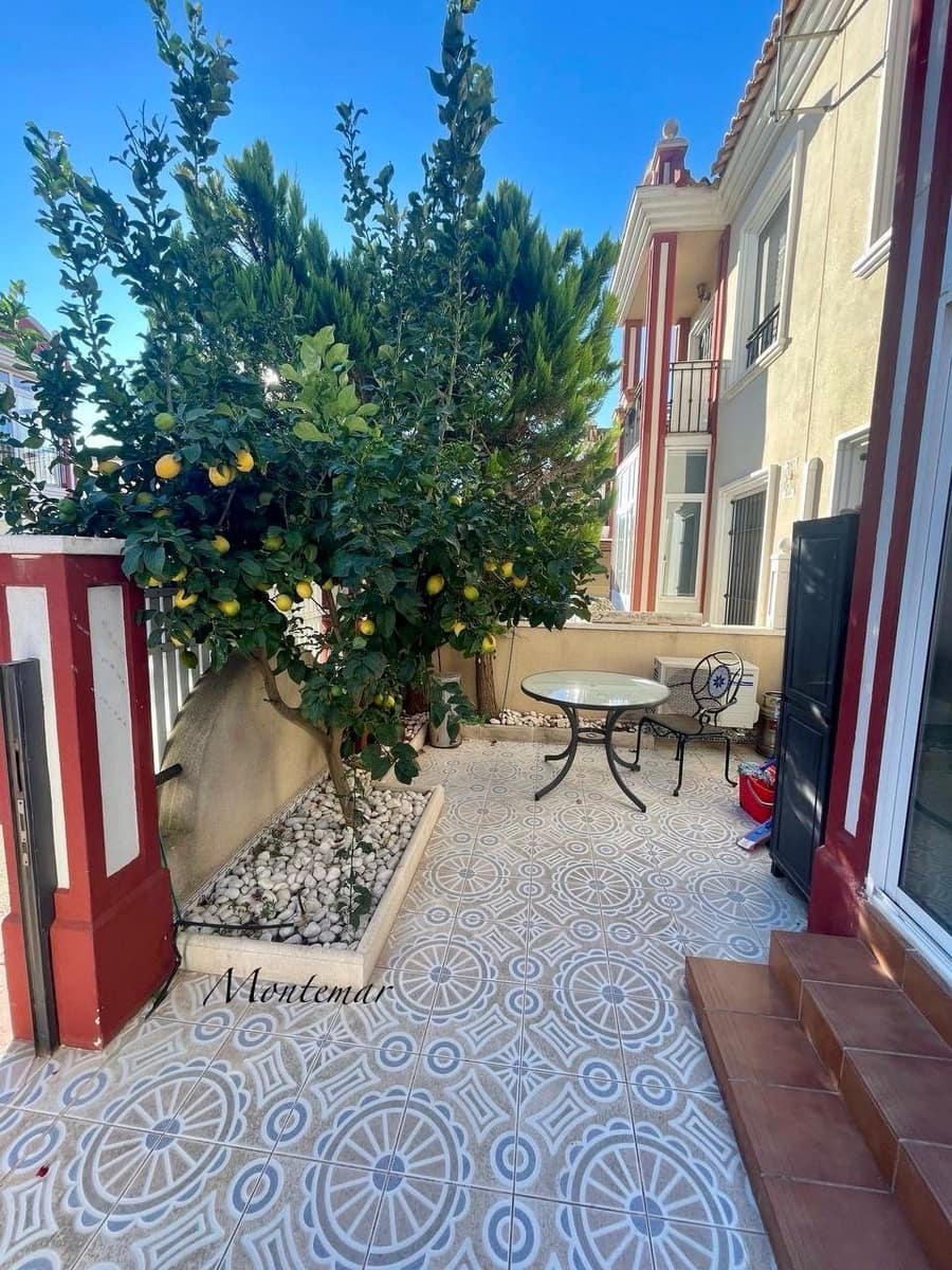 3 makuuhuone Paritalo vuokrattavana paikassa Dehesa de Campoamor mukana uima-altaan 
autotalli - 1 150 € (Ref: 9344327)