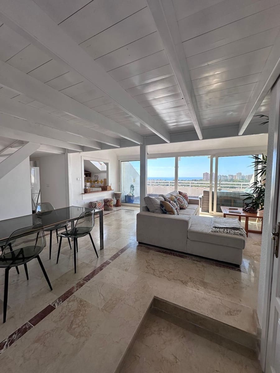 Ático de 4 habitaciones en Dehesa de Campoamor en alquiler con piscina garaje - 1.300 € (Ref: 9346784)