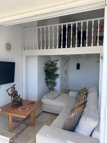 Ático de 4 habitaciones en Dehesa de Campoamor, Orihuela en alquiler con piscina garaje - 1.300 € (Ref: 9346784)