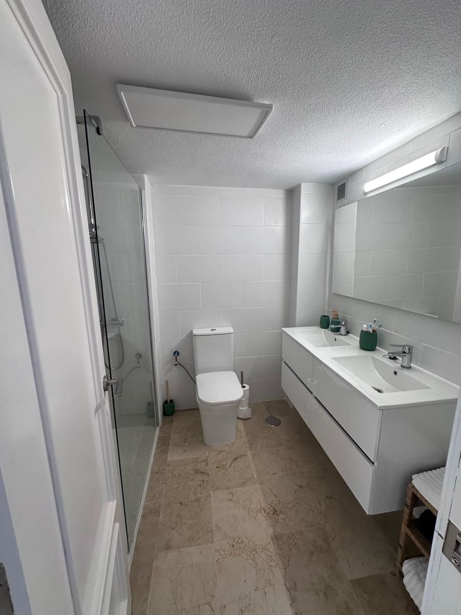 Ático de 4 habitaciones en Dehesa de Campoamor en alquiler con piscina garaje - 1.300 € (Ref: 9346784)