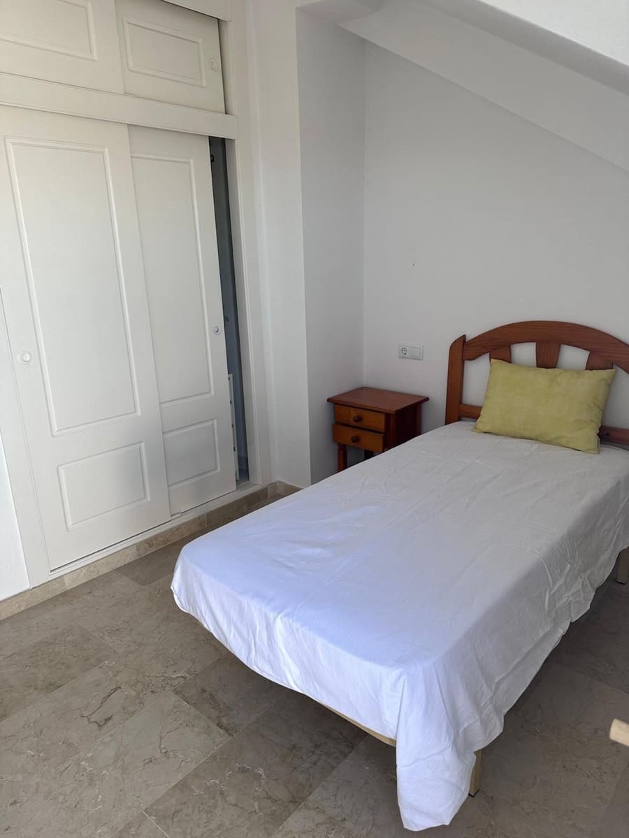 Ático de 4 habitaciones en Dehesa de Campoamor en alquiler con piscina garaje - 1.300 € (Ref: 9346784)