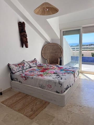Ático de 4 habitaciones en Dehesa de Campoamor, Orihuela en alquiler con piscina garaje - 1.300 € (Ref: 9346784)