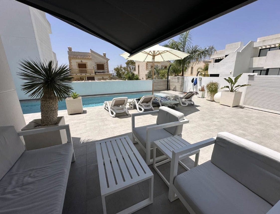 3 soverom Villa til leie i San Fulgencio med svømmebasseng garasje - € 2 500 (Ref: 9361899)