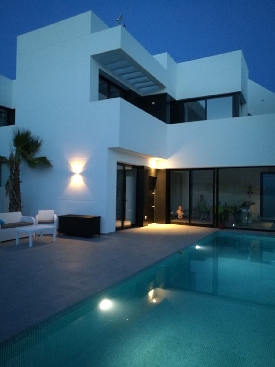 3 soverom Villa til leie i San Fulgencio med svømmebasseng garasje - € 2 500 (Ref: 9361899)